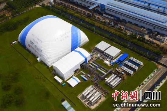 项目像一座蓝白相间的“小山”。Z6尊龙汽轮机 供图